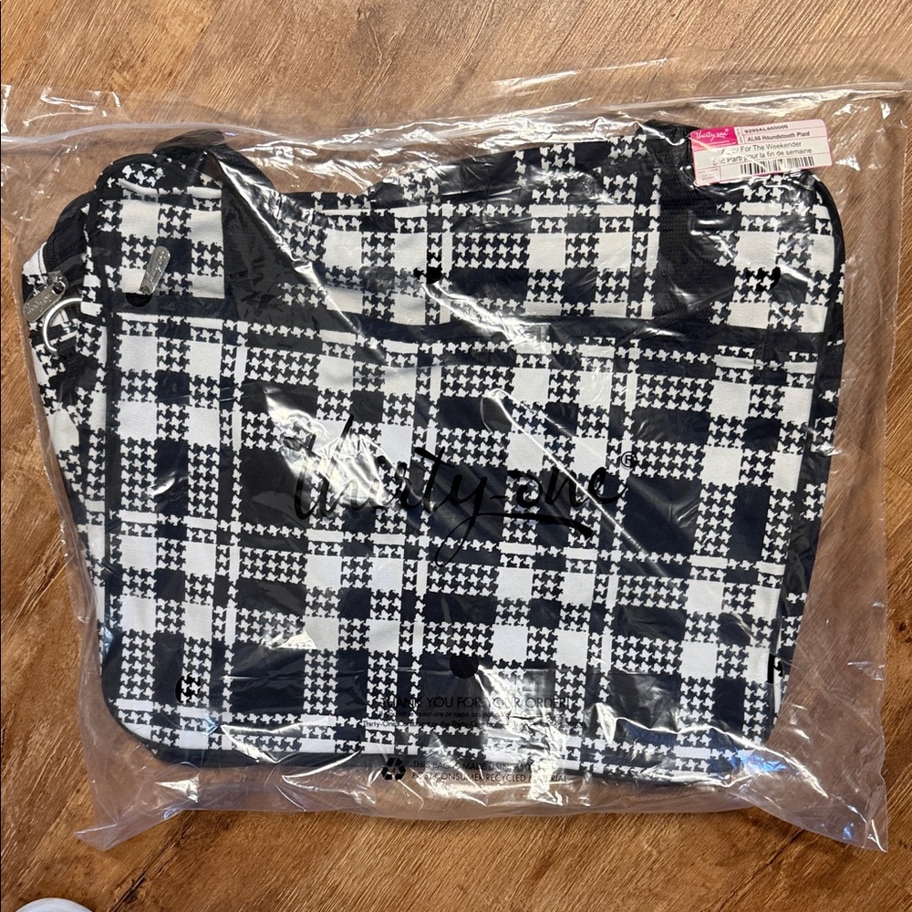 Thirty-One Houndstooth Plaid Tote